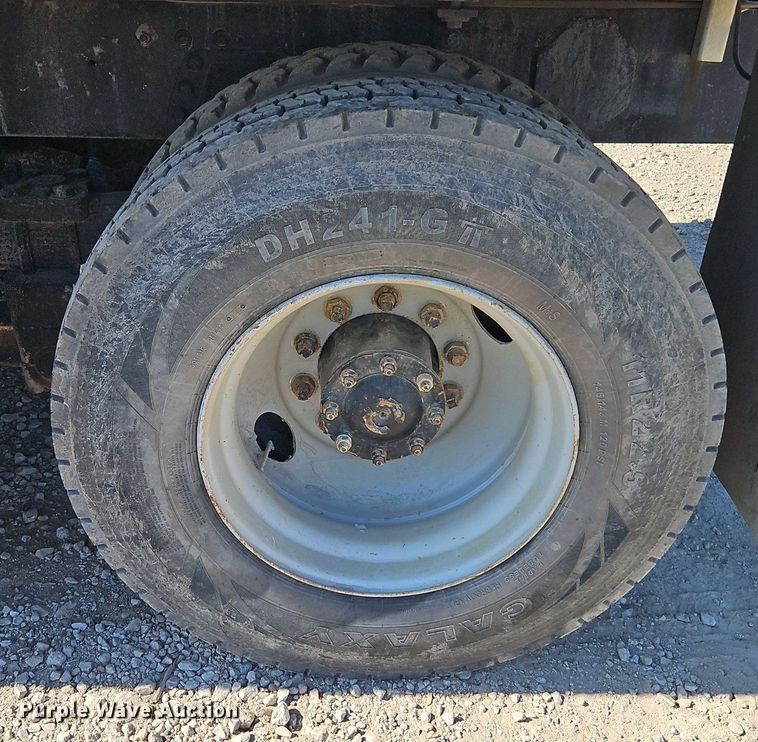 image for item DR8590 2000 Sterling  A9500 water truck