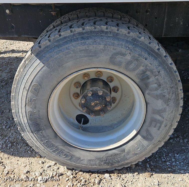 image for item DR8590 2000 Sterling  A9500 water truck