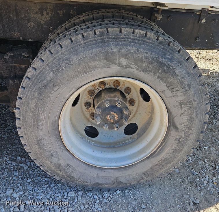 image for item DR8590 2000 Sterling  A9500 water truck