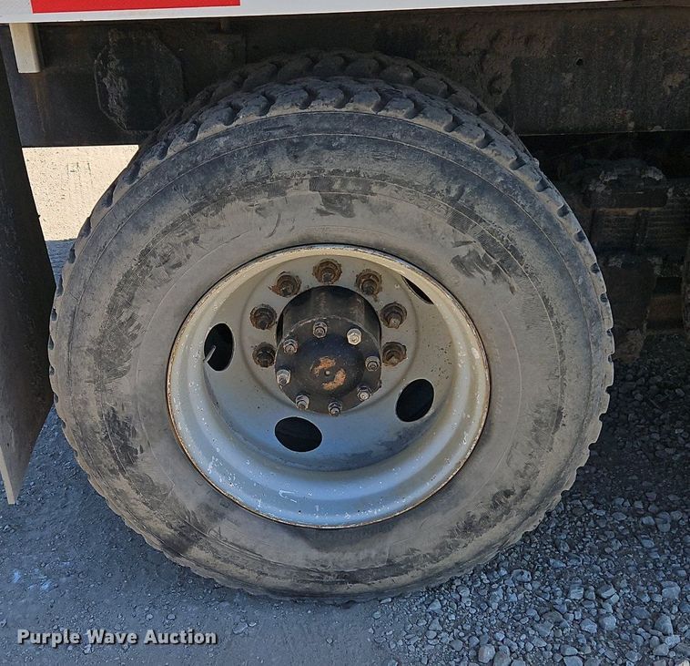 image for item DR8590 2000 Sterling  A9500 water truck