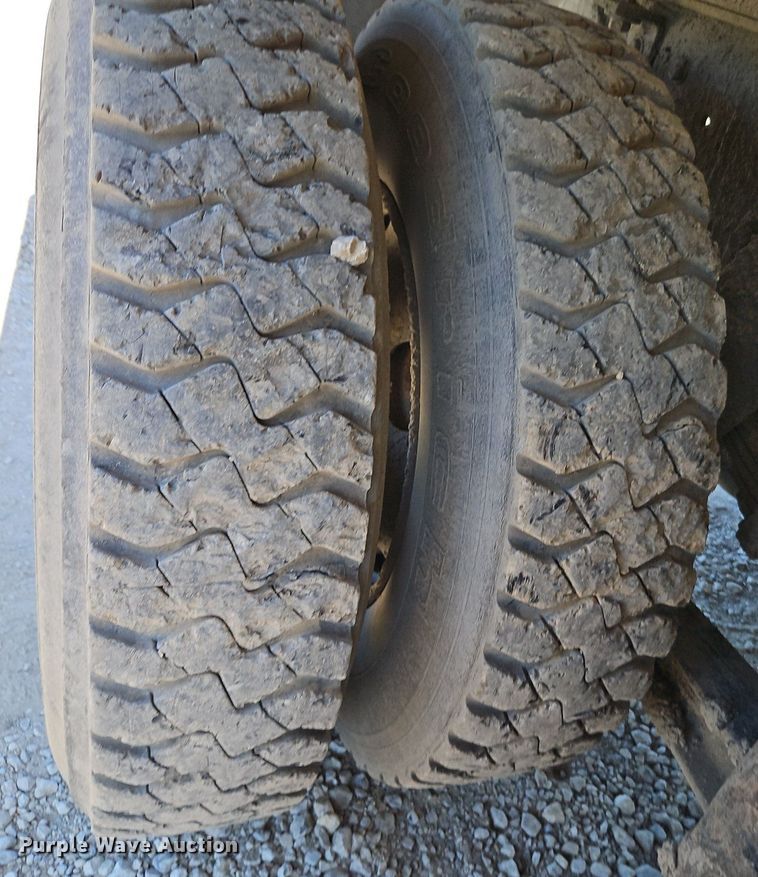 image for item DR8590 2000 Sterling  A9500 water truck