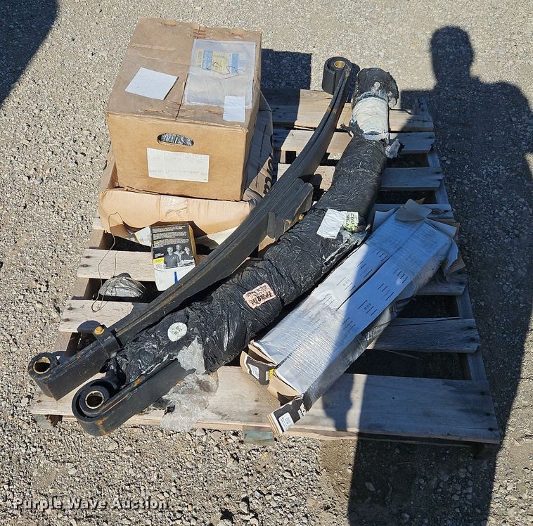 image for item DR8590 2000 Sterling  A9500 water truck