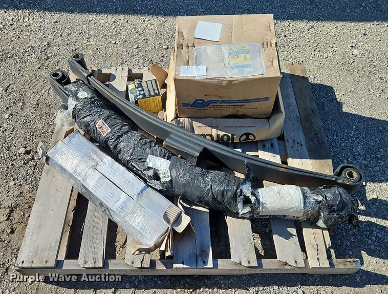 image for item DR8590 2000 Sterling  A9500 water truck