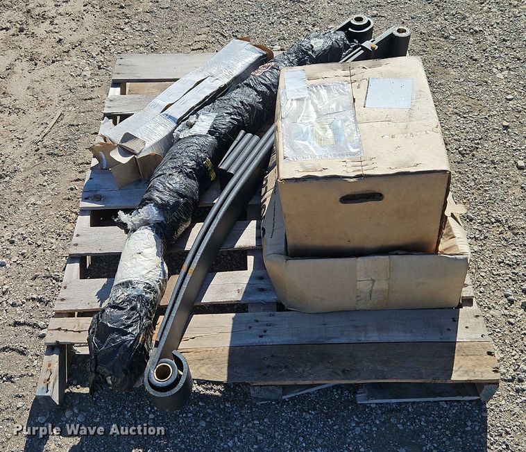 image for item DR8590 2000 Sterling  A9500 water truck