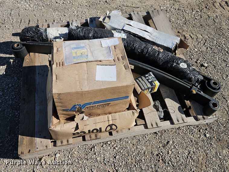 image for item DR8590 2000 Sterling  A9500 water truck