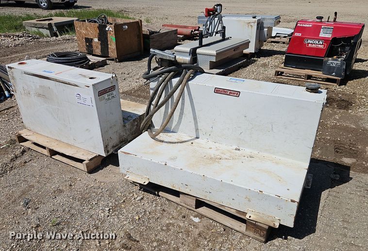 (2) Weather Guard fuel tanks in Bucyrus, KS Item DR8593 for sale Purple Wave