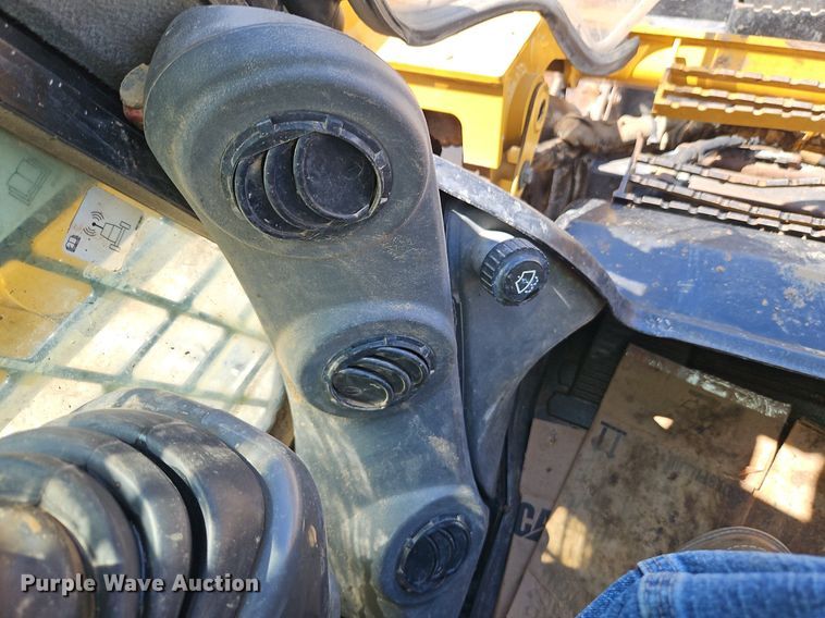 image for item DR8597 2019 Caterpillar  299D2 tracked skid steer loader