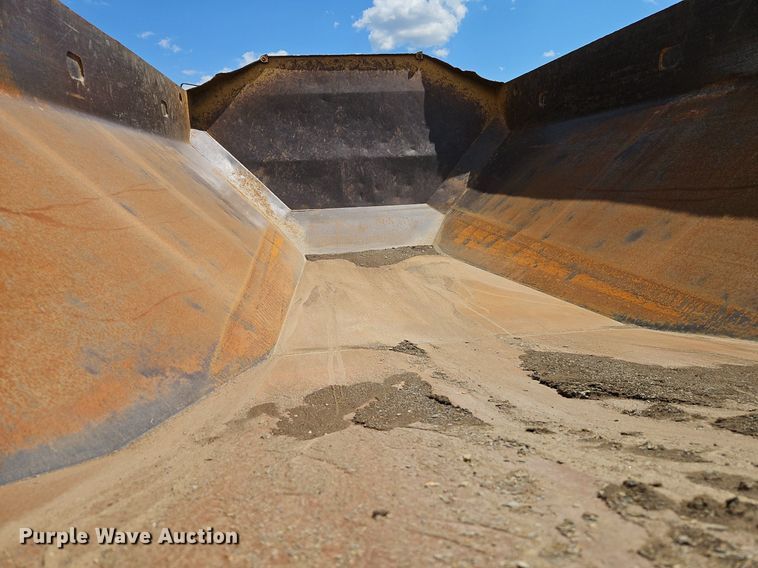 image for item DR8600 2013 Caterpillar  740B haul truck