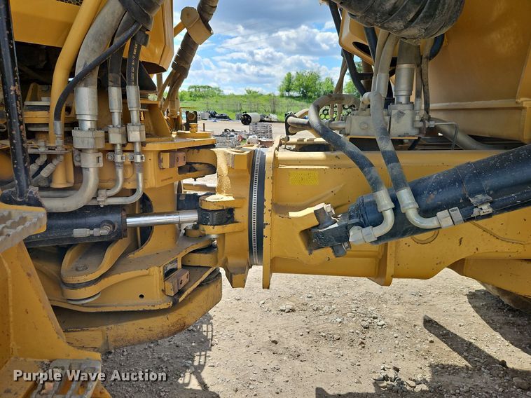 image for item DR8600 2013 Caterpillar  740B haul truck