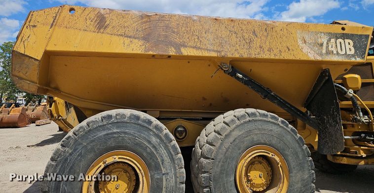 image for item DR8600 2013 Caterpillar  740B haul truck