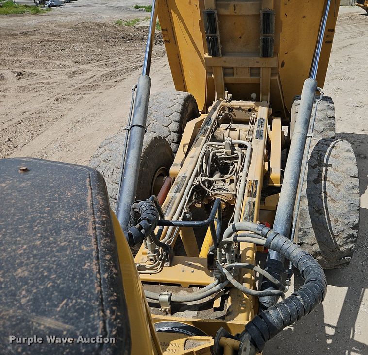image for item DR8600 2013 Caterpillar  740B haul truck