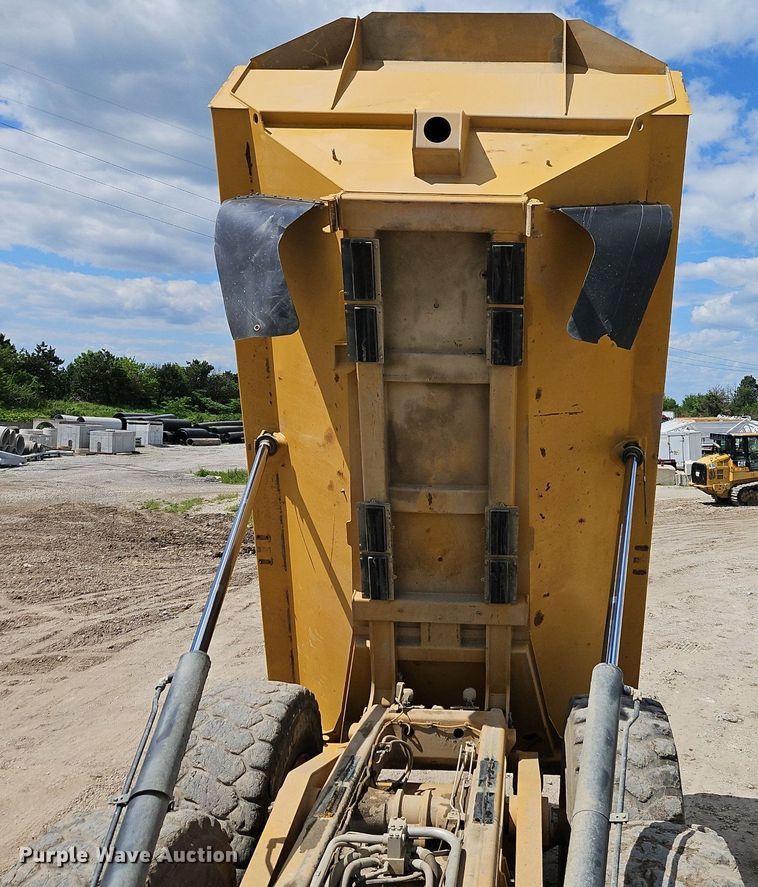 image for item DR8600 2013 Caterpillar  740B haul truck