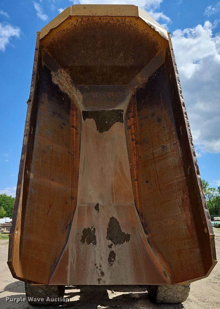 image for item DR8600 2013 Caterpillar  740B haul truck