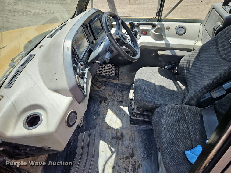 image for item DR8600 2013 Caterpillar  740B haul truck