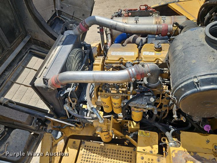 image for item DR8600 2013 Caterpillar  740B haul truck