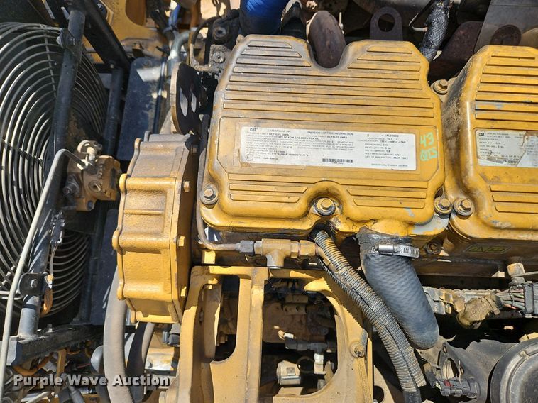 image for item DR8600 2013 Caterpillar  740B haul truck