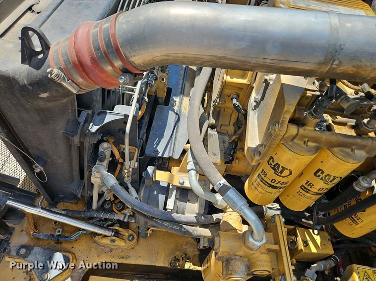 image for item DR8600 2013 Caterpillar  740B haul truck