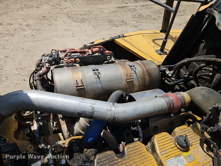 image for item DR8600 2013 Caterpillar  740B haul truck