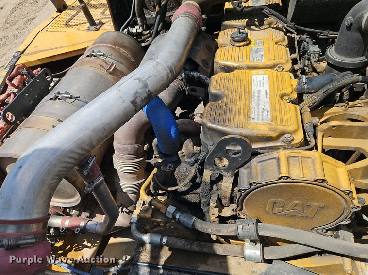 image for item DR8600 2013 Caterpillar  740B haul truck