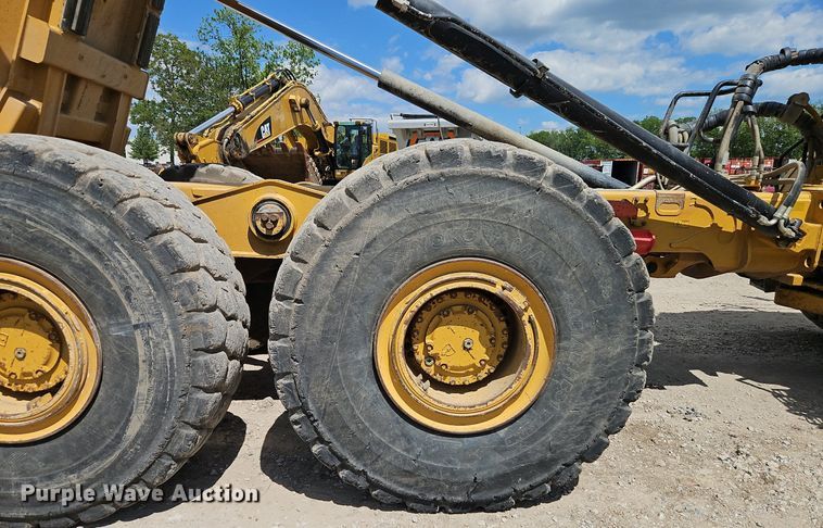 image for item DR8600 2013 Caterpillar  740B haul truck
