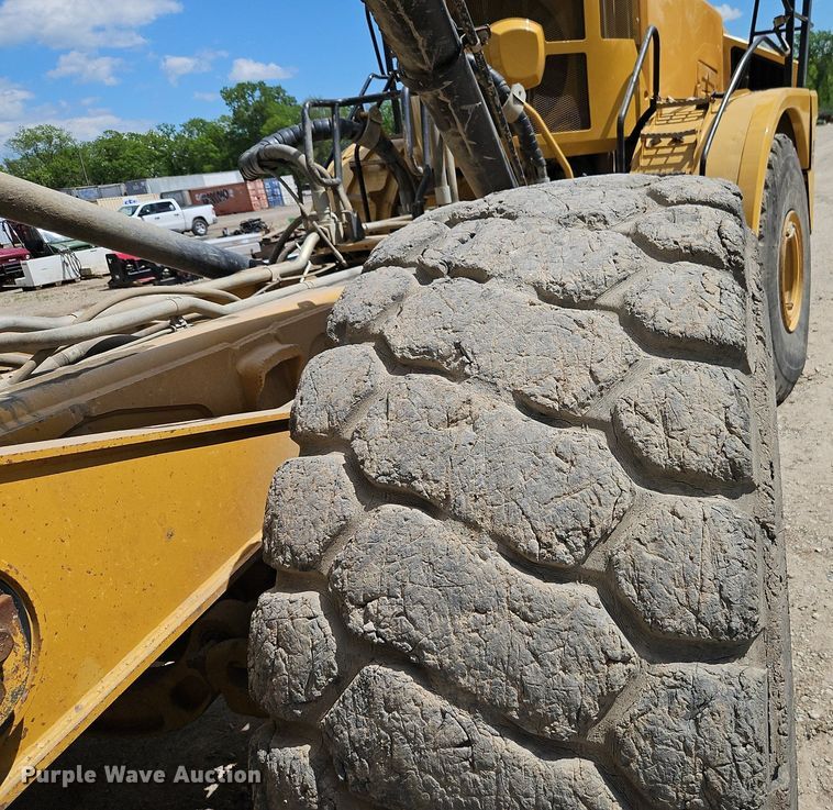 image for item DR8600 2013 Caterpillar  740B haul truck