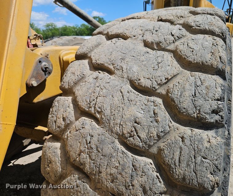 image for item DR8600 2013 Caterpillar  740B haul truck