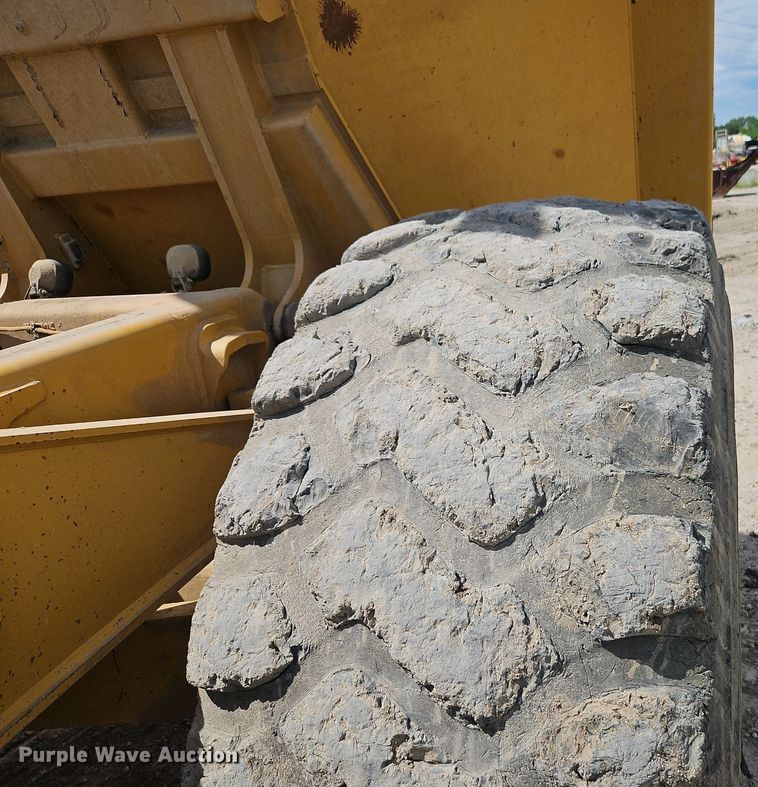 image for item DR8600 2013 Caterpillar  740B haul truck