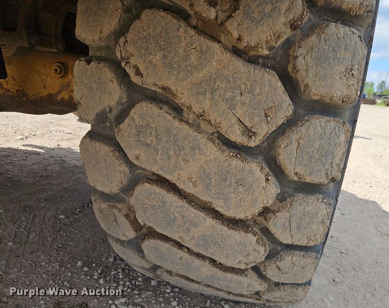 image for item DR8600 2013 Caterpillar  740B haul truck