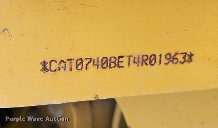 image for item DR8600 2013 Caterpillar  740B haul truck