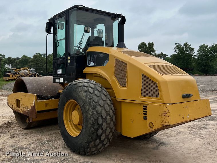 image for item DS2946 2008 Caterpillar CS56 single drum vibratory roller