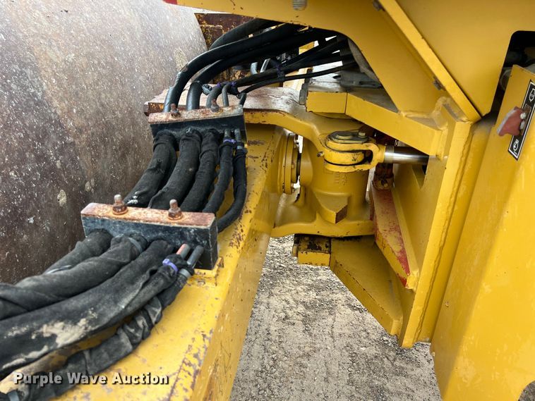 image for item DS2946 2008 Caterpillar CS56 single drum vibratory roller