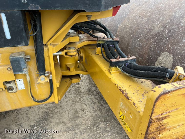 image for item DS2946 2008 Caterpillar CS56 single drum vibratory roller