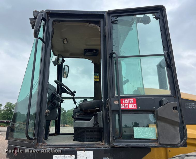 image for item DS2946 2008 Caterpillar CS56 single drum vibratory roller