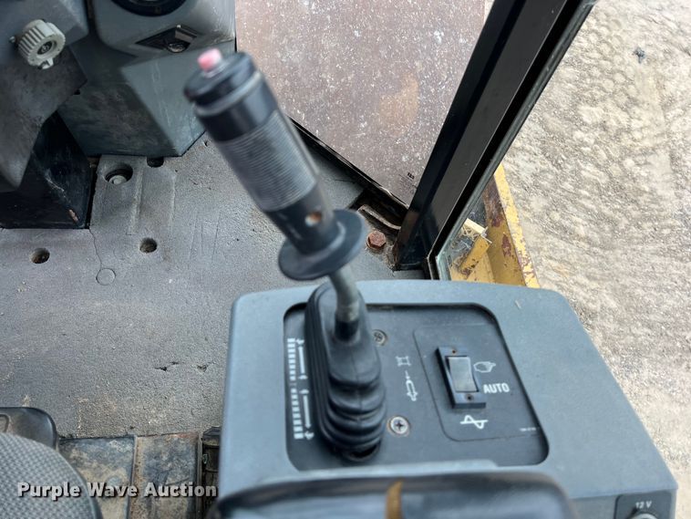 image for item DS2946 2008 Caterpillar CS56 single drum vibratory roller