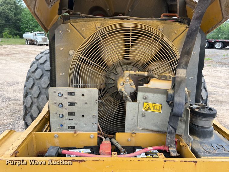 image for item DS2946 2008 Caterpillar CS56 single drum vibratory roller