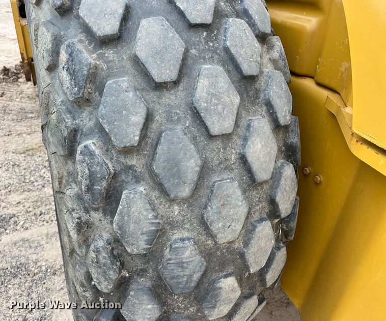 image for item DS2946 2008 Caterpillar CS56 single drum vibratory roller