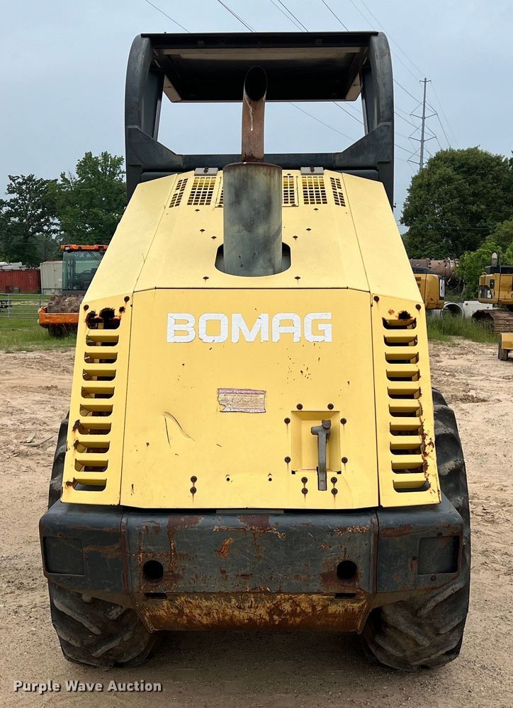 image for item DS2947 2003 Bomag BW 177PHD-3 single drum vibratory roller