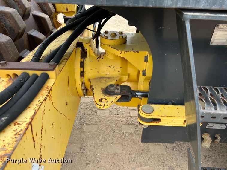 image for item DS2947 2003 Bomag BW 177PHD-3 single drum vibratory roller