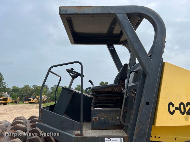 image for item DS2947 2003 Bomag BW 177PHD-3 single drum vibratory roller