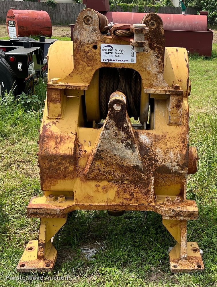 image for item DS2952 Allied W6G winch