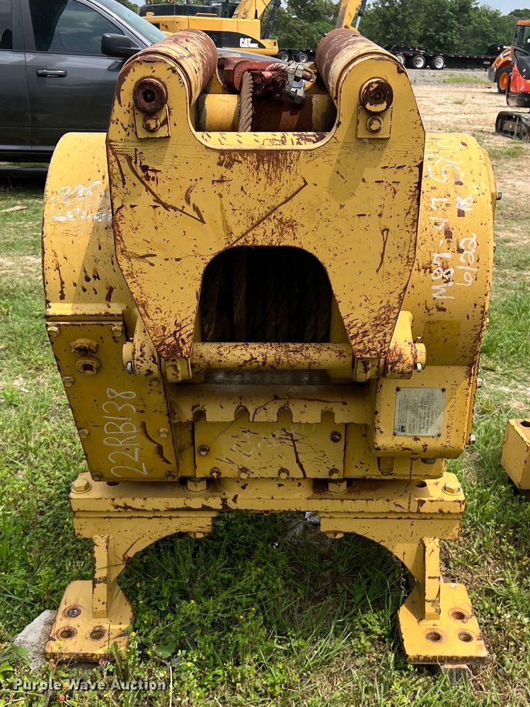 image for item DS2952 Allied W6G winch