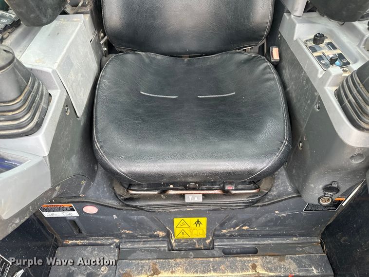 image for item DS2957 2019 Kubota SVL75-2 tracked skid steer loader