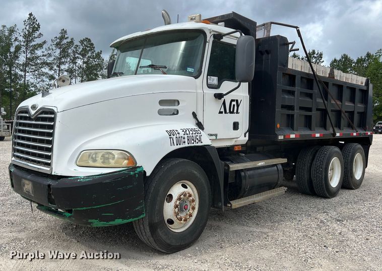 image for item DS3014 2006 Mack CXN613 dump truck