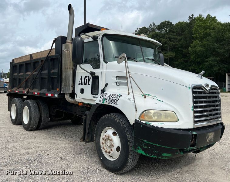 image for item DS3014 2006 Mack CXN613 dump truck