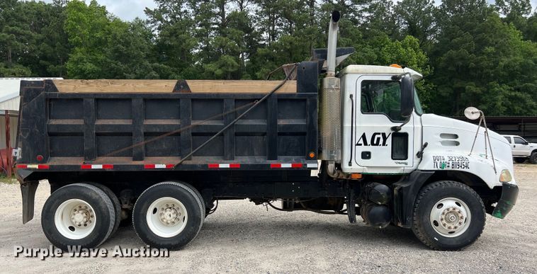 image for item DS3014 2006 Mack CXN613 dump truck