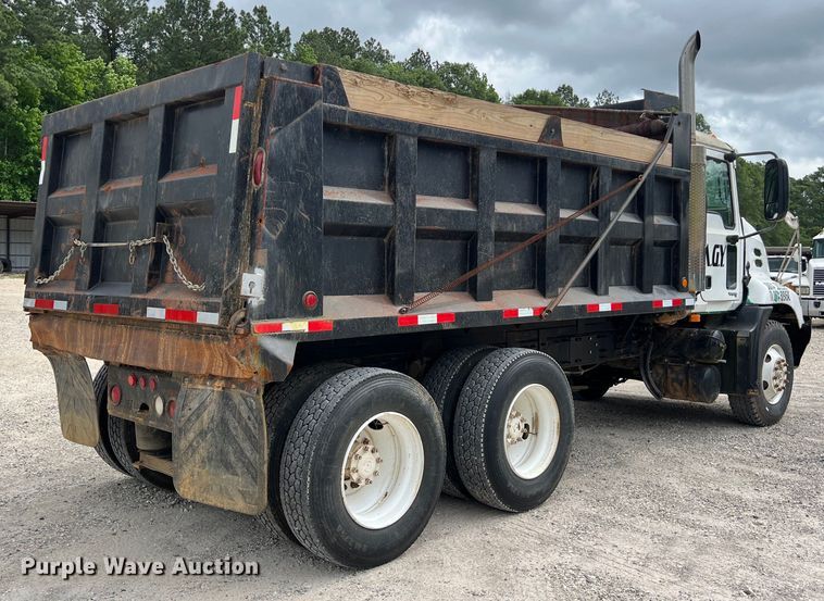 image for item DS3014 2006 Mack CXN613 dump truck