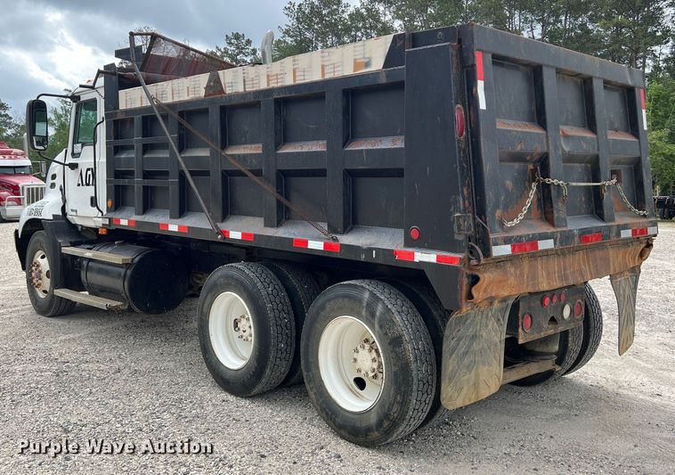 image for item DS3014 2006 Mack CXN613 dump truck