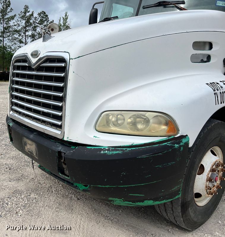 image for item DS3014 2006 Mack CXN613 dump truck