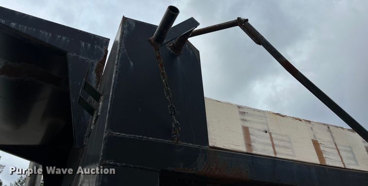 image for item DS3014 2006 Mack CXN613 dump truck