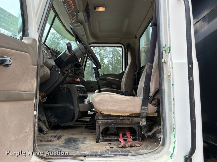 image for item DS3014 2006 Mack CXN613 dump truck